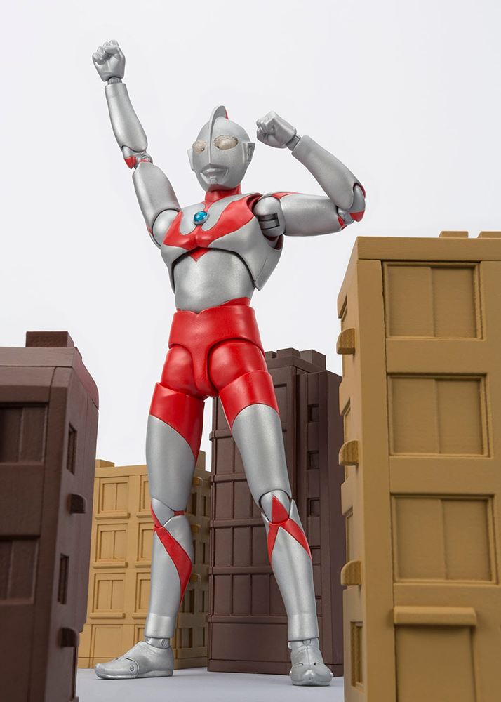 ULTRAMAN 50TH ANN W/ BUILDING DLX AF ULTRA ACT