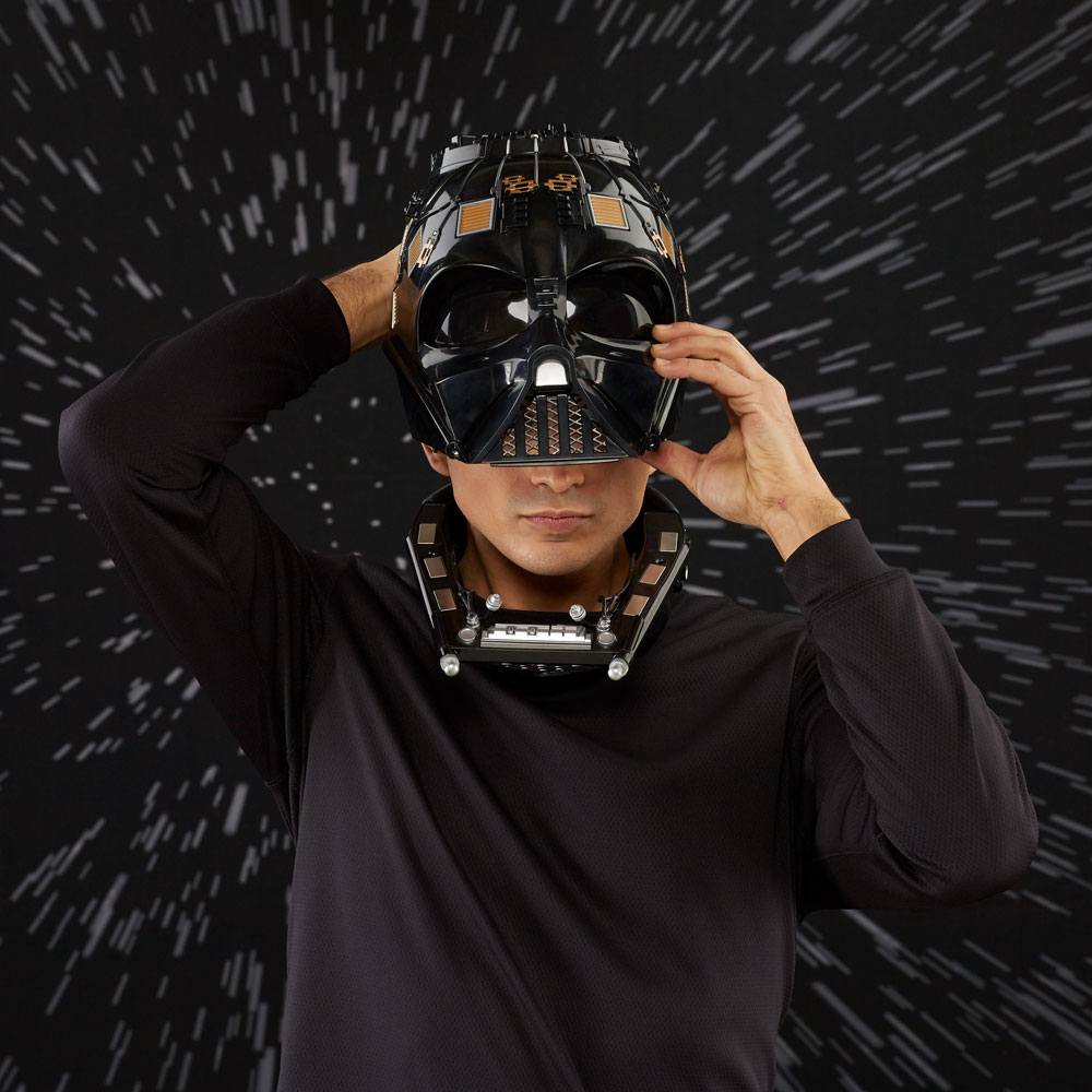 HASBRO Star Wars Black Series Premium Electronic Helmet Darth Vader - immagine 6